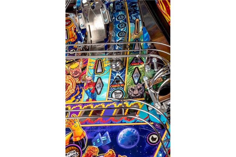 AVENGERS INFINITY QUEST PINBALL PRO